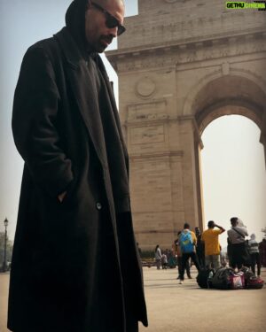 Sofiane Tadjine Instagram - New delhi… Namaste 🙏🇮🇳🪷 #monsieursofiane#inspirationlivemusic#india
