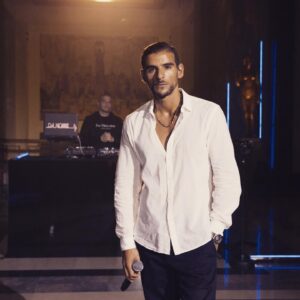 Sofiane Zermani Instagram - Concert Privé @canalplus 😘 

@zeguerreofficiel 
@rkofficiel_77 
@kenem_views 
@djnoiseparis 
@daphneoudaph 
@dorian_capitol 

#Signatures ✅ 
À retrouver sur @mycanal 😉