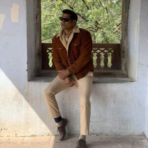 Sohum Shah Instagram - Kailash Parghi brought out a side of me which I didn't know existed... Mujhe Zyaada tar serious roles ke liye hie cast kiya jaata hai, and this was my first attempt at playing a comic-relief role like this.

I really hope you enjoyed watching my character as much as I enjoyed playing him.... Aapko kaisa laga?