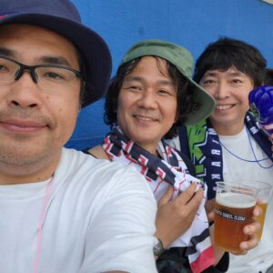 Sōichi Nakaoka Instagram - ファールボールゲット中岡

神宮に
阪神対ヤクルト
見に行ったら

小幡選手の打ったファールボールが
カバンに入りました！

負けたけど
嬉しい～

#中岡にゲットする権利ない子供にボールあげろ
#隣のロン毛になった谷田部にあげろ
#でも嬉しいなぁ
#いいねもらっとけ
