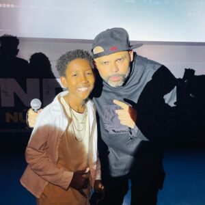 Sol Miranda Instagram - meu príncipe está no cinema nacional 🤍 

ontem foi dia de prestigiar meu filho (e vários amigos queridos) no filme A Bandida com direção de @joaowainer e estrelado pela maravilhosa @eumaria . 

adaptado do livro homônimo de @raquelsantosoliveira61 a história traz uma narrativa sensível de uma mulher apaixonada, uma mulher que se vê envolvida no tráfico, uma mulher que foi uma menina sem oportunidade nenhuma é que hoje tem suas vivências nas telas e no imaginário brasileiro. A pré estreia contou com uma abertura dirigida pelo mestre @edsondamazzo e ainda tivemos @mcmarechal e @originalsant ao final. 

eu tô muito emocionada pelo filhote e por ver esses talentos todos em cena. essa equipe impecável. 

@monicanega também estrela assinando a direção luxuosa de elenco. Que elenco ! 

A Bandida tem sua estreia marcada para o dia 20 de junho nos cinemas de todo o Brasil.