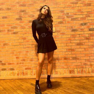 Sola Instagram - School vibe🖤👋🏽