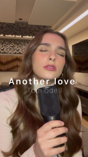 Sola Instagram - J’aime tellement cette chanson et vous me la demandez tellement en live que je me suis dit que c’était le moment de la poster 🫶🏼

#tomodell #anotherlove #love #chanson #singer #sing #micro #cover #coversong #lovesong #studio #like #reels #paris #france