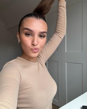 Sola Instagram - Study study study📚

Courage à tous ceux qui passent bientôt des exams , on est ensemble🫡