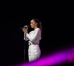 Sola Instagram - Dernière date de cette semaine…
C’est bientôt la fin du VersuS tour, je suis déjà nostalgique de tous ces moments incroyables 🥹

📸: @maudsakri