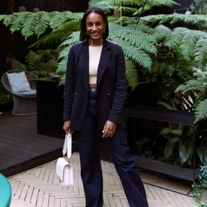 Solange Hilário Instagram - Water what waters you 🌿 

Legacy Tour Dinner 
w/ @we.are.villamangui 

📸 @denisesonnemberg 

#legacytourdinner #businesswomanlife #buildyourempire