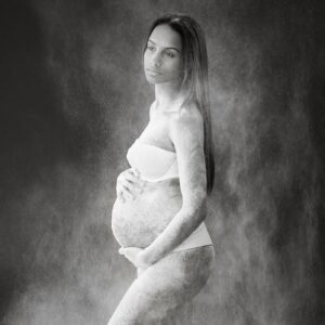 Solange Hilário Instagram - Ter o mundo nos braços = Ser tua Mãe ❤️ 

#felizdiamãe #sara #meumundo