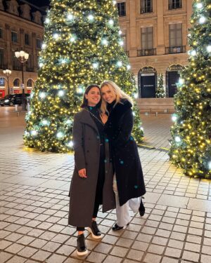 Solène Fouquez Instagram - « Errer est humain, flâner est parisien »
Victor Hugo

 ⭐️💫✨

#paris #parisfrance #parisienne #parisbynight #night #placevendome #newyear #cityoflove #city #blonde