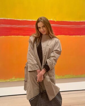 Solène Fouquez Instagram - « Je suis partout où mon esprit me permet d'être »
Willem de Kooning

No. 5/No. 22 - Mark Rothko
Woman 1 - Willem de Kooning

#newyork #newyorkcity #nyc #moma #modernart #art #city #painting #woman