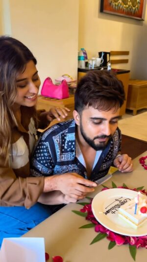 Somi Khan Instagram - Thank you my love ❤️❤️ 
.
Our 4th anniversary ..!!
.
Special thanks @radissonbluudaipur 
.
#live#wife#darling#husband#surprise#viral…!