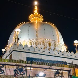 Somi Khan Instagram - Blessed to visit ajmer sharif …!! 

Watch full vlog on YouTube channel ..!! 

YouTube : Adil khan durrani 

#khajwa#ajmer#adilkhandurrani#somiadilkhan#somikhan#namaz#jaipur…!!