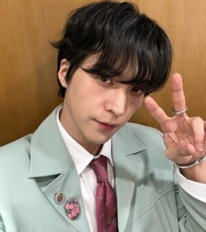 Son Dong-woon Instagram - 