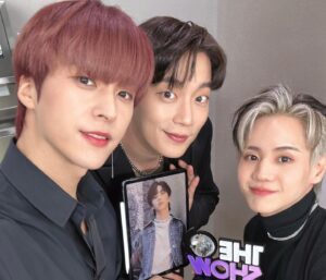 Son Dong-woon Instagram - 라이트 축하해요 고마워요 사랑해요💡