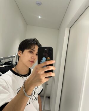Son Dong-woon Instagram - ‘Lights Go On Again’ 3일간 너무 감사하고 행복했습니다💡🌹