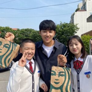 Son Ho-jun Instagram - 귀요미들의 생일 축하🎂많이 고마워^^
#우리사랑했을까 #동찬 #대오 #하늬