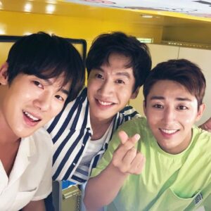 Son Ho-jun Instagram - 늦은 오후에 만났지만 오늘도 무더운 날씨였는데, 웃으며 '커피프렌즈'에 반갑게 참여해주셔서 감사합니다. 항상 응원해주시며 동참해주시는 덕분에 저희도 힘이 많이 났어요. 오늘 광수까지 힘을 보태줘서 더욱 즐거운 시간이 된 것 같아요. 벌써 여섯 번째 '커피프렌즈'였는데, 앞으로 남은 시간도 더 열심히 준비해서 찾아올게요. 늘 고맙습니다. 좋은 주말 보내세요!