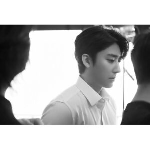 Son Ho-jun Instagram - 우리 유튜브에서 만나요👐
#손호준 #유튜브 #구독 #좋아요