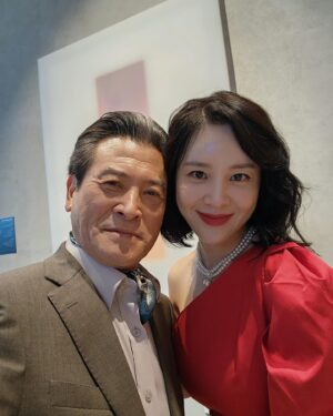 Son Sung-yoon Instagram - 저의 입시 선생님이시자 
대 선배님이신 #남경읍선생님
함께 연기하게 되어 기쁘시다는데 제가 더 영광이었습니다 ❤️

#우아한제국
#매생이기가막히게잘던져주셨🫢
#많이짭니다