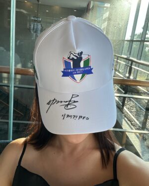 Son Sung-yoon Instagram - @kxenter_official 
KX그룹에서 주최하는 
비즈플레이•원더클럽OPEN with 클럽72 KPGA
프로암 이벤트에 다녀왔습니다 🤍 
같은 식구인 #오지호 @el__zio 오빠랑 
#왕빛나 @bitnawang 엉니 @99jaekyeong  #이재경프로님 과 함께 재미나고 유익한 18홀 🤍 다녀왔습니다아 
빛나언니 사석에서 처음 봤지만 서로 익히 들어 너무 친숙해 좋아🤭🌸 (나 데뷔작품에 빛나언니는 주연 나는 조조조연이었어찡, 그후로 십년뒤 전체모임때나 보구 처음😏)
(나… 골프 재밌자나…)
빛나언니 지호오빠 잘치는건 너무 잘 알았지만 
어마무시했꾸요 @99jaekyeong 이재경프로님 스윙은 말해모해🙂‍↔️ 
눈앞에서 보는 프로님의 스윙은 예술, 공은 눈뜨고 봐도 볼 수 없었다는 …🤣 
약 일년 반 전부터 테니스에 올인하던 내게 골프에 재미를 느끼게 해 준 세분… 책임져… ㅋㅋㅋㅋ 같이 또 함께 치는 날이 올때까지 연습할게요오💜

6/27일부터 열리는 비즈플레이•원더클럽OPEN with 클럽72 
@99jaekyeong 이재경선수 우승하길 같이 응원해요🙌🏻
난 이재경프로님 팬☺️ 
Sbs sports 채널에서 생중계한대여!!!!