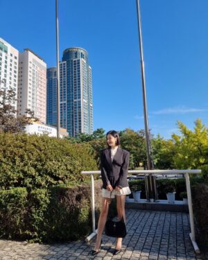 Son Sung-yoon Instagram - 희원이가 비율최고로 찍어쥼 

#연결사진🌸
#우아한제국