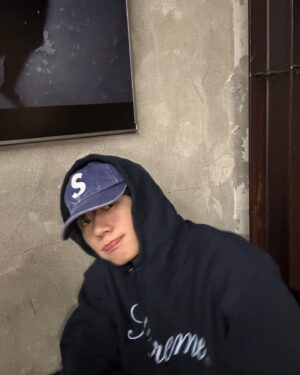 Son Woo-hyeon Instagram - 🧊🍫🎧