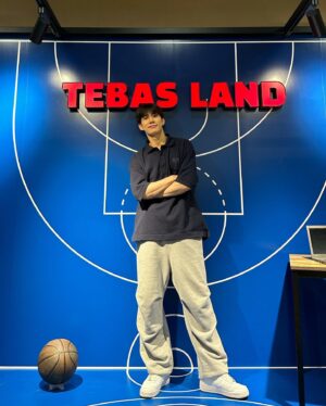 Son Woo-hyeon Instagram - <TEBAS LAND>, 극장에서 만나요🏀