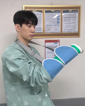 Son Woo-hyeon Instagram - 행복배틀 사랑해육