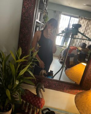 Sonali Sudan Instagram - Mirror Selfie Dump 🤳