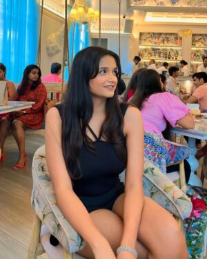 Sonali Sudan Instagram - Current Emotion : Anxious 🥲
Samara in theatres tomorrow.. 
.
.
#samara #samarafilm #samarathemovie #samaramalyalamfilm #malyalam #malyalamactress #rahman #bharth #tamilfilm