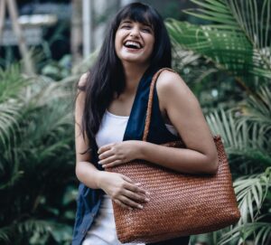 Sonali Sudan Instagram - My therapy - Laugh 😁
.
👜- @alberttusk