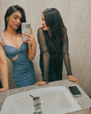 Sonali Sudan Instagram - Mirror Selfie Dump 🥂
#goadiaries