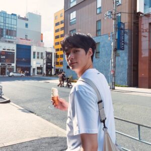 Actor Song Geon-hee HD Instagram Photos and Wallpapers August 2022
