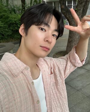 Song Geon-hee Instagram - ☀️