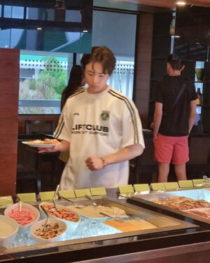 Song Geon-hee Instagram - 🇹🇭📷