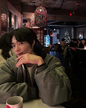 Song Geon-hee Instagram - ☕️