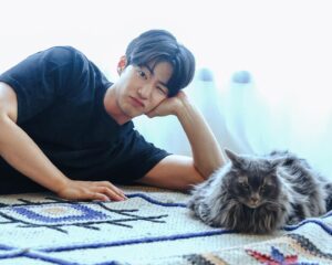 Song Jae-rim Instagram - &레옹, 삐친 마징가 귀
@cannes_pic
@min__k87