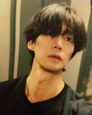 Song Jae-rim Instagram - 늦은시간 얼빡 죄송
💤