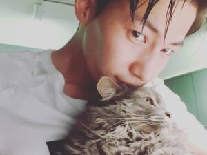 Song Jae-rim Instagram - .
좋아요.닮아가는