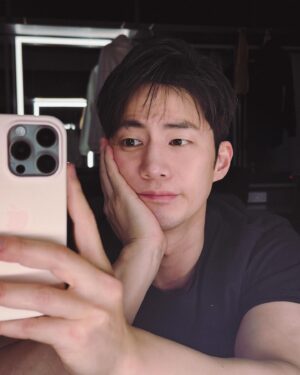Song Jae-rim Instagram - 😷