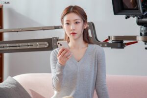 Song Ji-woo Instagram - 안경지우🤓
#가연 
@blade_ent_