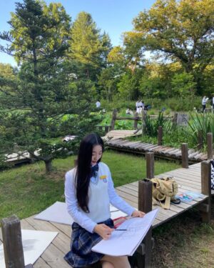 Song Ji-woo Instagram - 저는 ’변다현‘ 역으로 출연한답니닷! 많관부🥰

@netflixkr 
#너의시간속으로 #변다현
