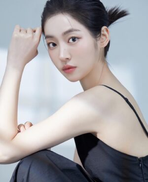 Song Ji-woo Instagram - #profile 🖤