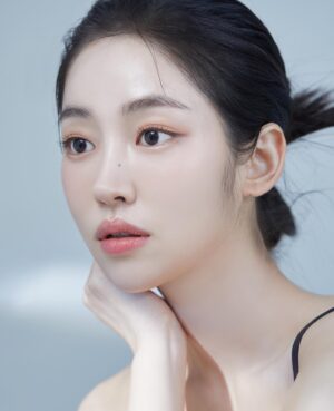 Song Ji-woo Instagram - #profile 🖤