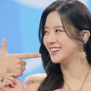 Song Min-gyeong Instagram - 오늘 “불타는장미단” 방송해요 🩷
오늘밤 9시 MBN 에서 !! 어떤 무대를 준비했을까요??

민수랑 열심히 준비한 무대~!
많이 많이 기대해주세요 🩷

p.s 으른이고 싶은 만두 😏

#불타는장미단 #mbn #박민수 #송민경 #민민남매