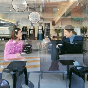 Song Min-ji Instagram - 금호동까페 #스페이스라사
인싸동생들 덕분에 오늘 재밌었음!!