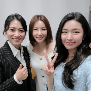 Song Min-ji Instagram - 작년3월. 비스터스여자배우 넷이 언제 다같이.찍겠냐며 즐겁게 #더패뷸러스 
촬영을 했다. 이렇게 올릴줄 알았으면 좀 더 많이 찍어둘걸. 근데 성연선배사진은 왜 저한테 없는걸까요?