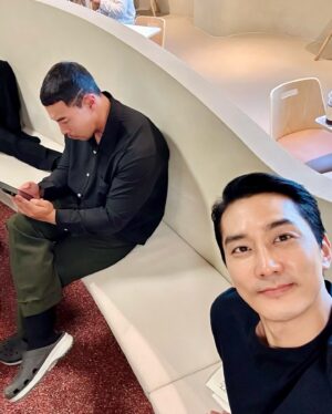Song Seung-heon Instagram - 🫡🫡🫡

#플레이어2
#player2
#tving 
#tvN
#플레이어2_꾼들의전쟁
#ThePlayer2_MasterofSwindlers

@tvn_drama
@tving.official