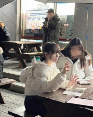 Song Ye-bin Instagram - 두리 맞은 꾸리

#수지맞은우리