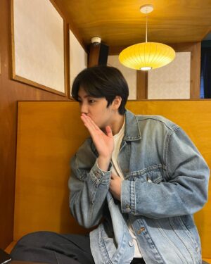 Song Yu-vin Instagram - 🤨