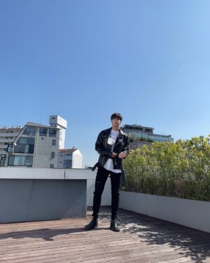 Song Yu-vin Instagram - 라이더✈️

#지금#아니면#못입어#ㅠㅠ